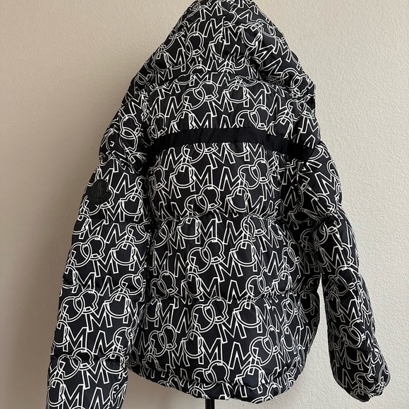 Moncler Daos Logo Print Water Resistant Hooded Down Puffer Coat Jacket. - Picture 8 of 16
